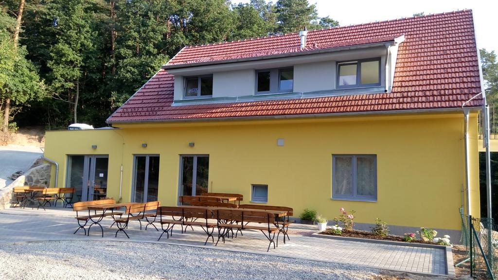 Mezi Stromy Hotell Horakov Exteriör bild